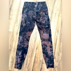 Lululemon align high rise leggings. 28” size 8